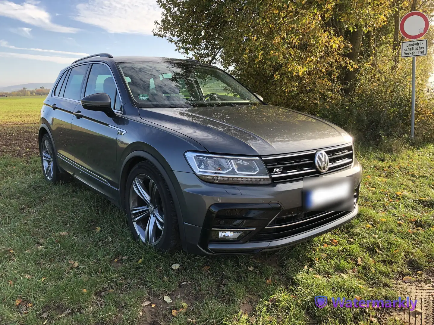 Volkswagen Tiguan Tiguan 1.5 TSI ACT OPF R-Line Ext, AHK, NAVI Grau - 2