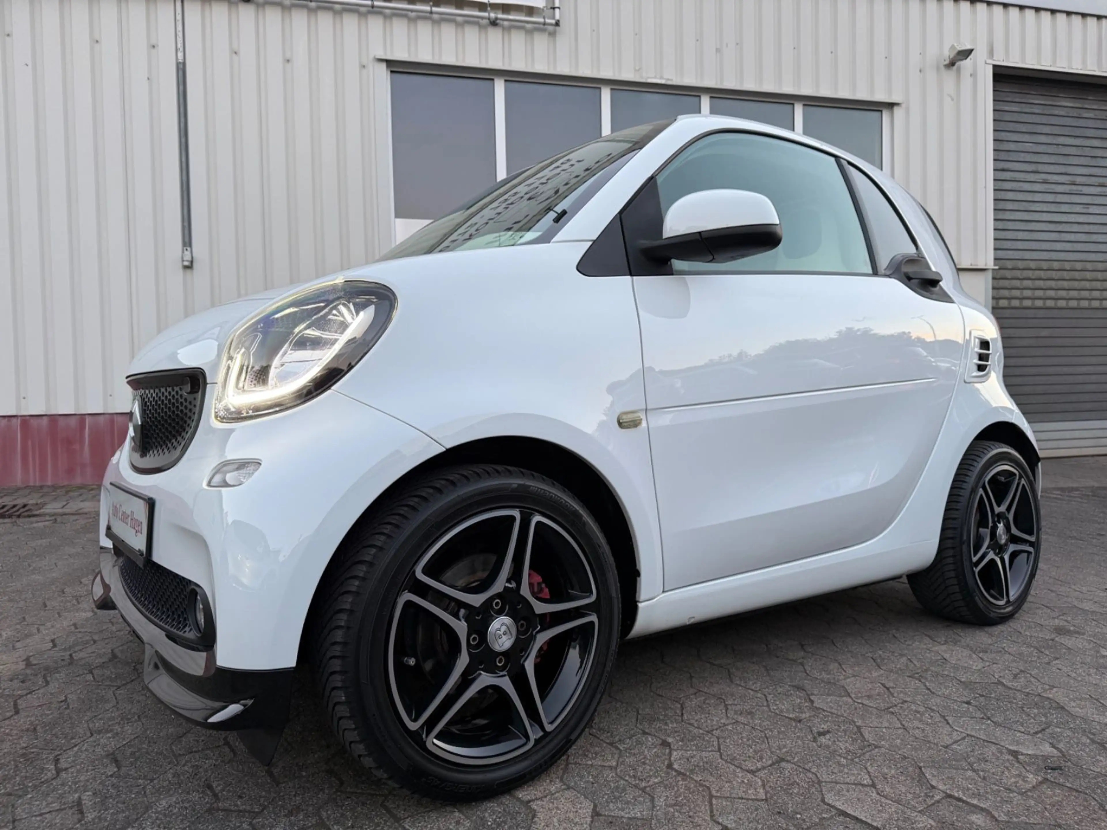 smart forTwo BRABUS 1,0 52kW 71PS/PANO/JBL/LED/Klima — photo 2