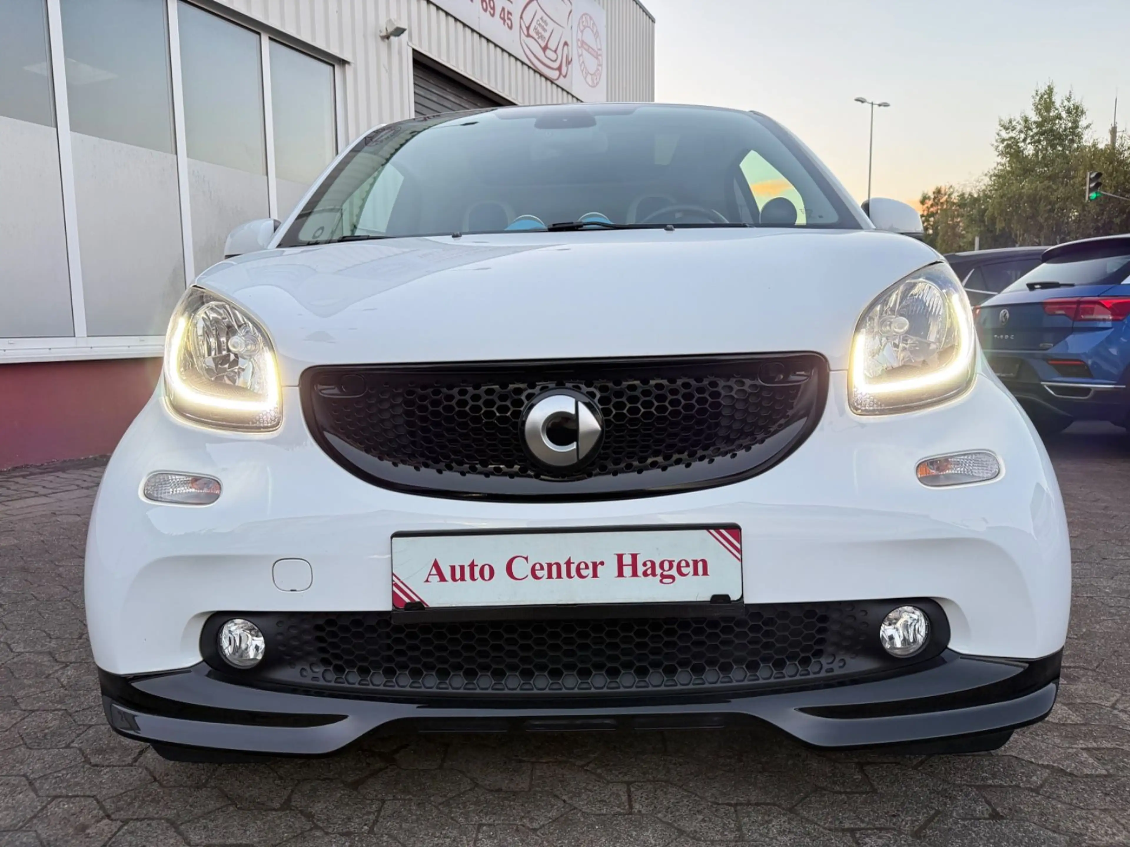 smart forTwo BRABUS 1,0 52kW 71PS/PANO/JBL/LED/Klima — photo 4