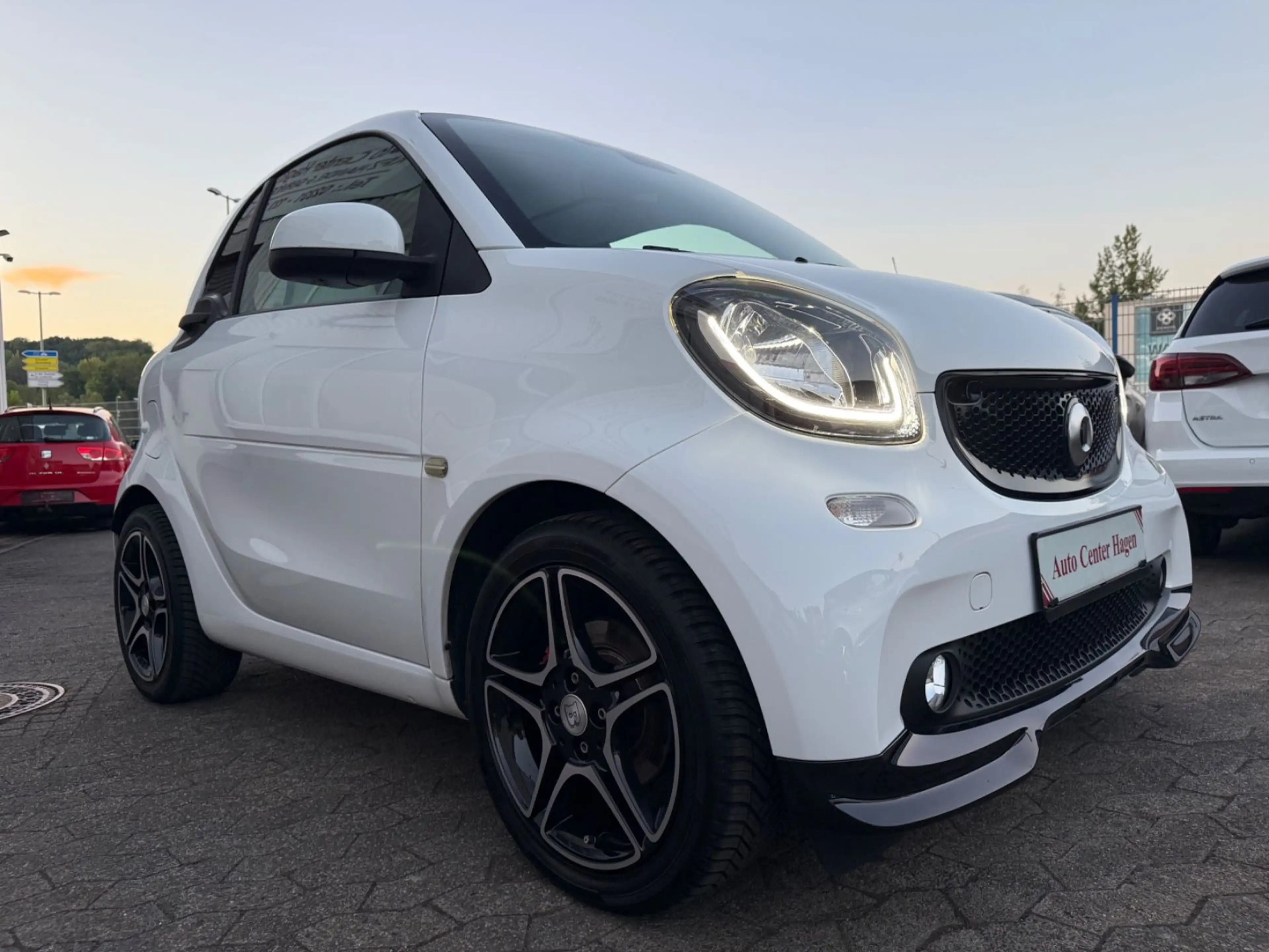 smart forTwo BRABUS 1,0 52kW 71PS/PANO/JBL/LED/Klima — photo 5