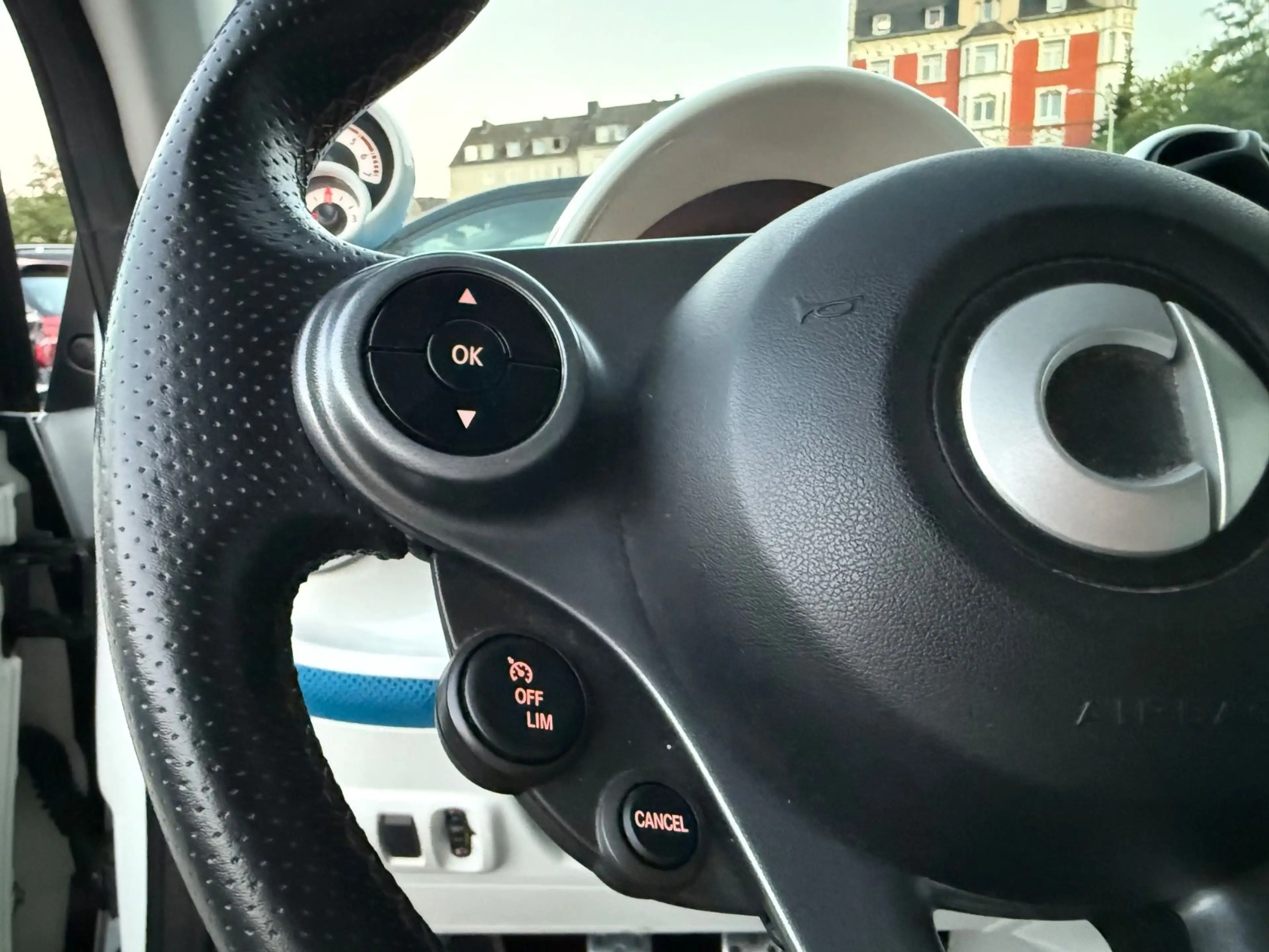 smart forTwo BRABUS 1,0 52kW 71PS/PANO/JBL/LED/Klima — photo 15