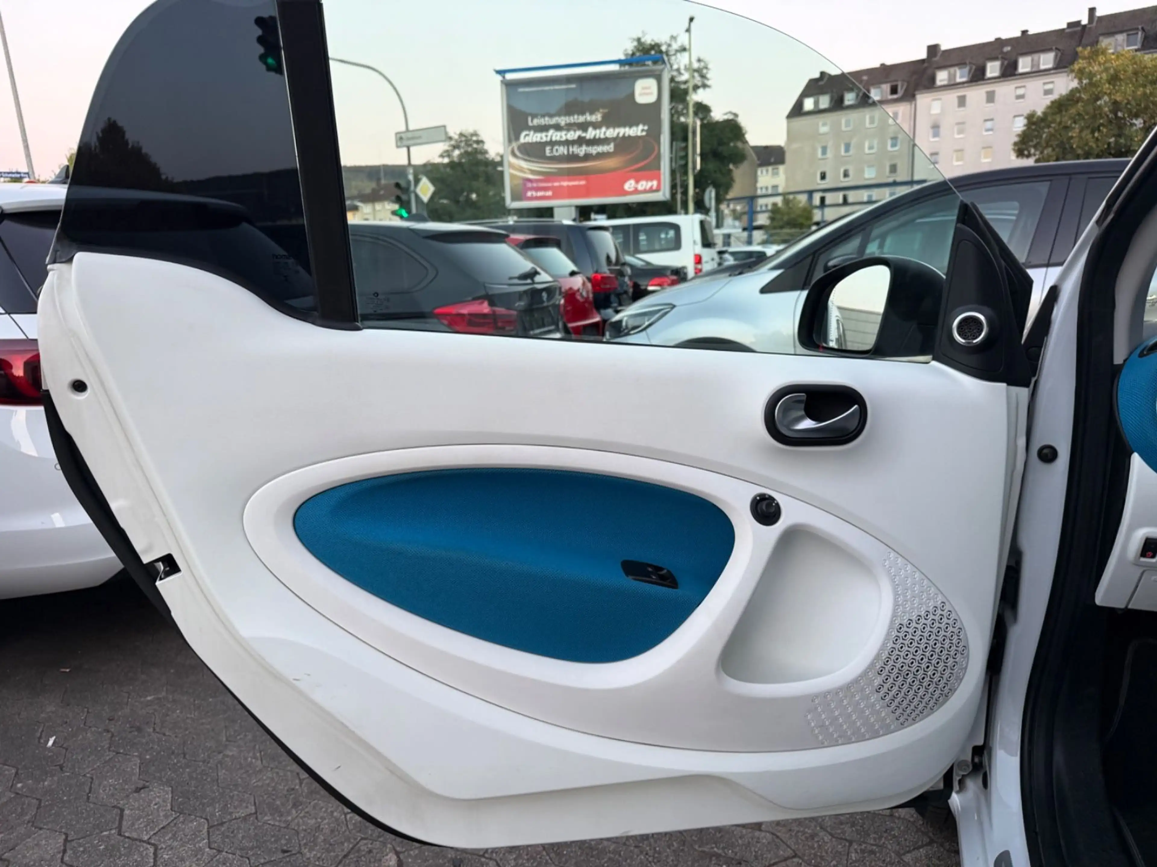 smart forTwo BRABUS 1,0 52kW 71PS/PANO/JBL/LED/Klima — photo 9