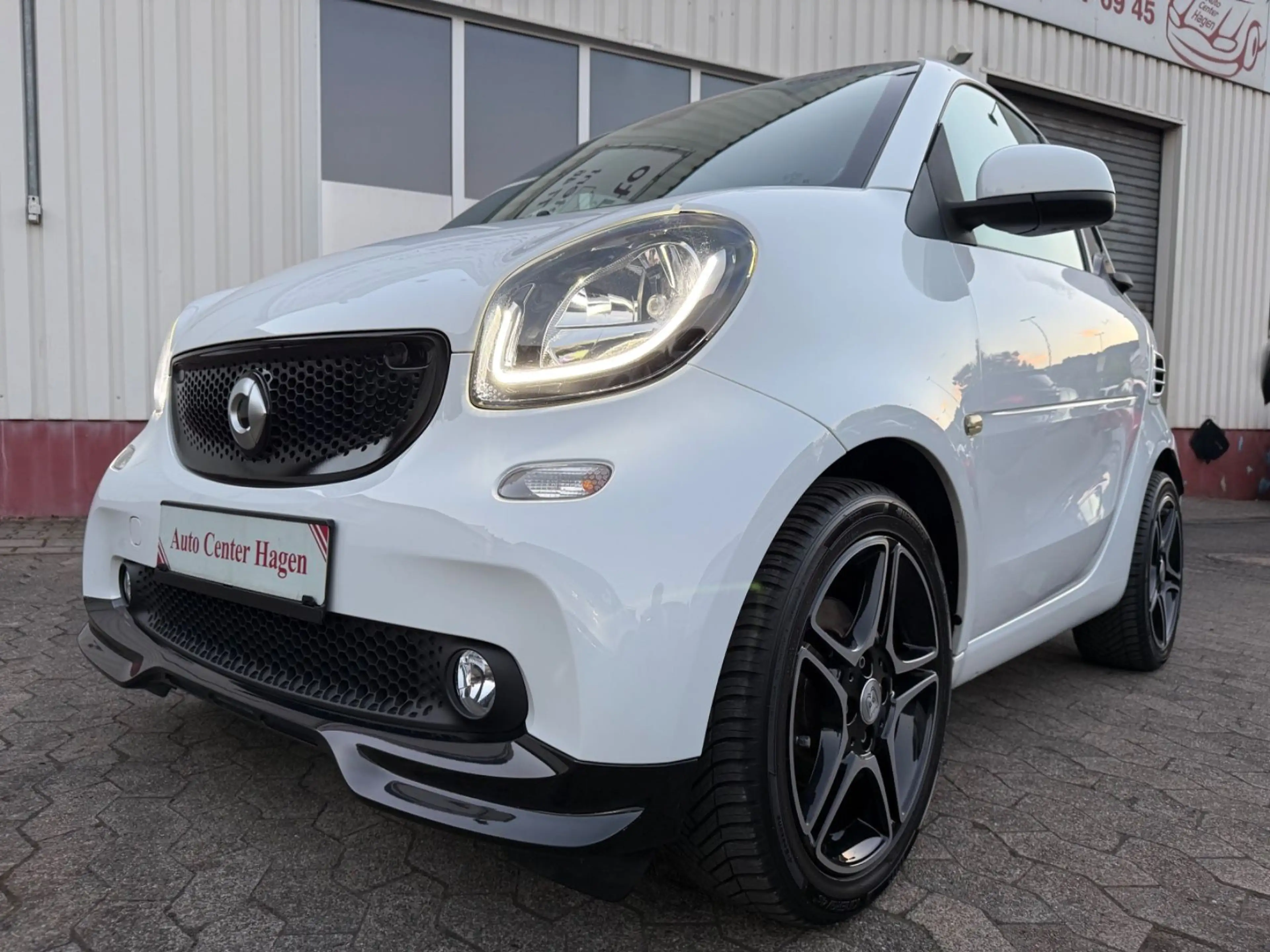 smart forTwo BRABUS 1,0 52kW 71PS/PANO/JBL/LED/Klima