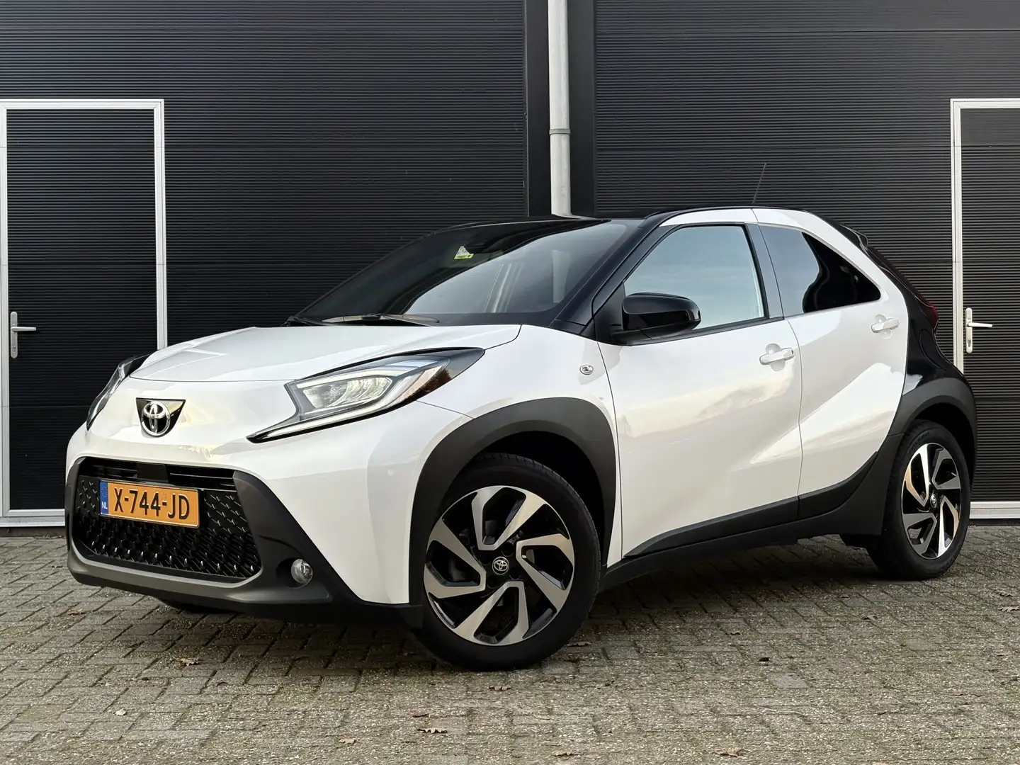 Toyota Aygo X 1.0 VVT-i MT Pulse | Camera | Carplay | NL-auto Wit - 1
