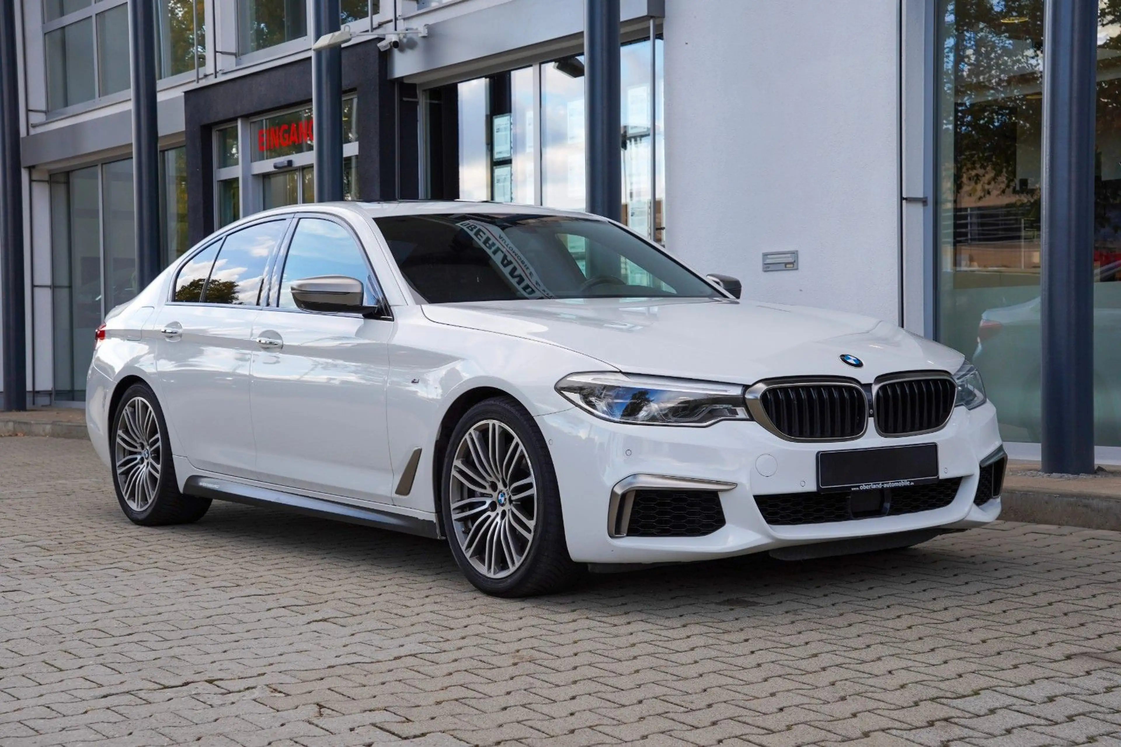 BMW 550 i xDrive / HEAD-UP / SOFT-CLOSE / B&W — photo 3