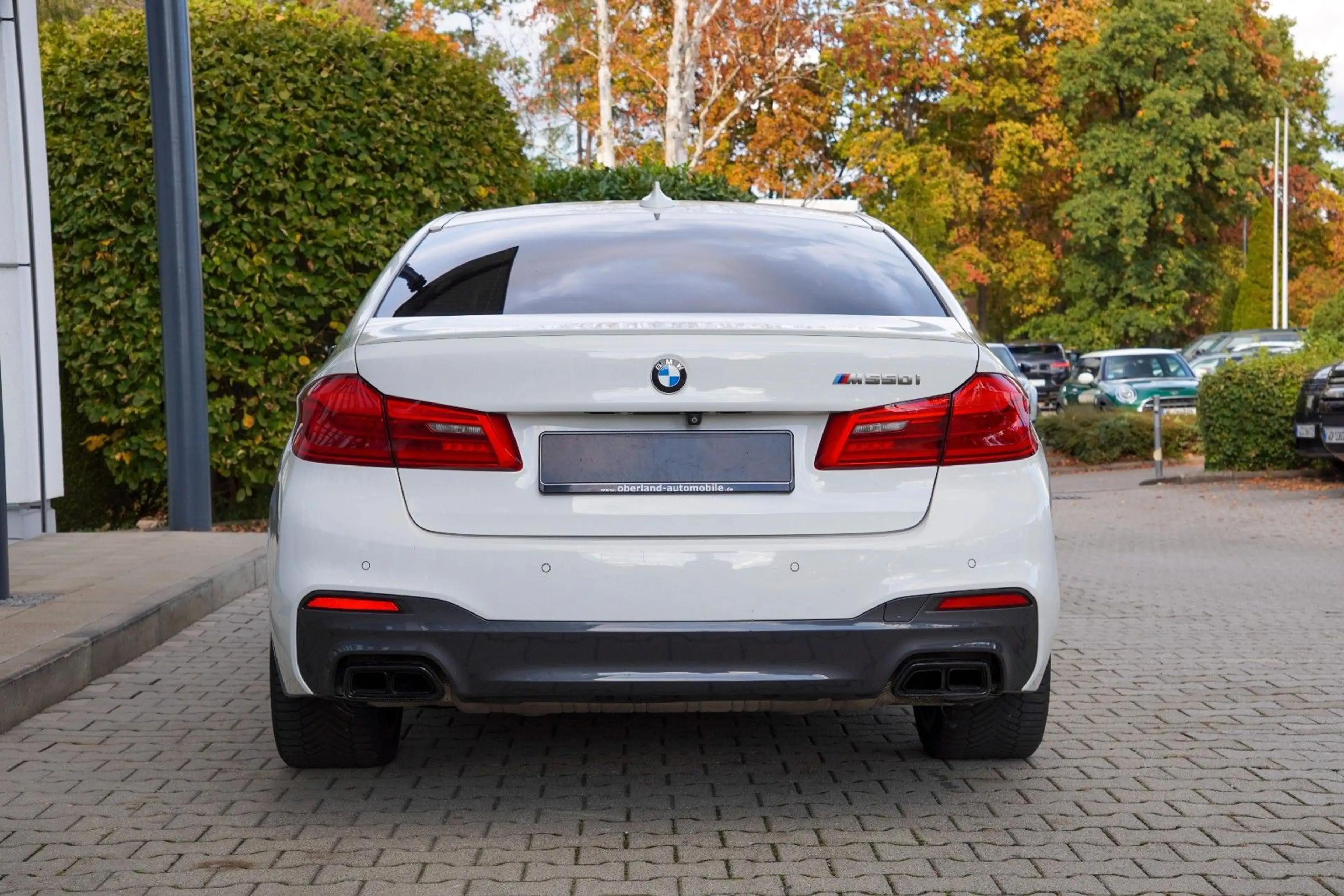 BMW 550 i xDrive / HEAD-UP / SOFT-CLOSE / B&W — photo 6