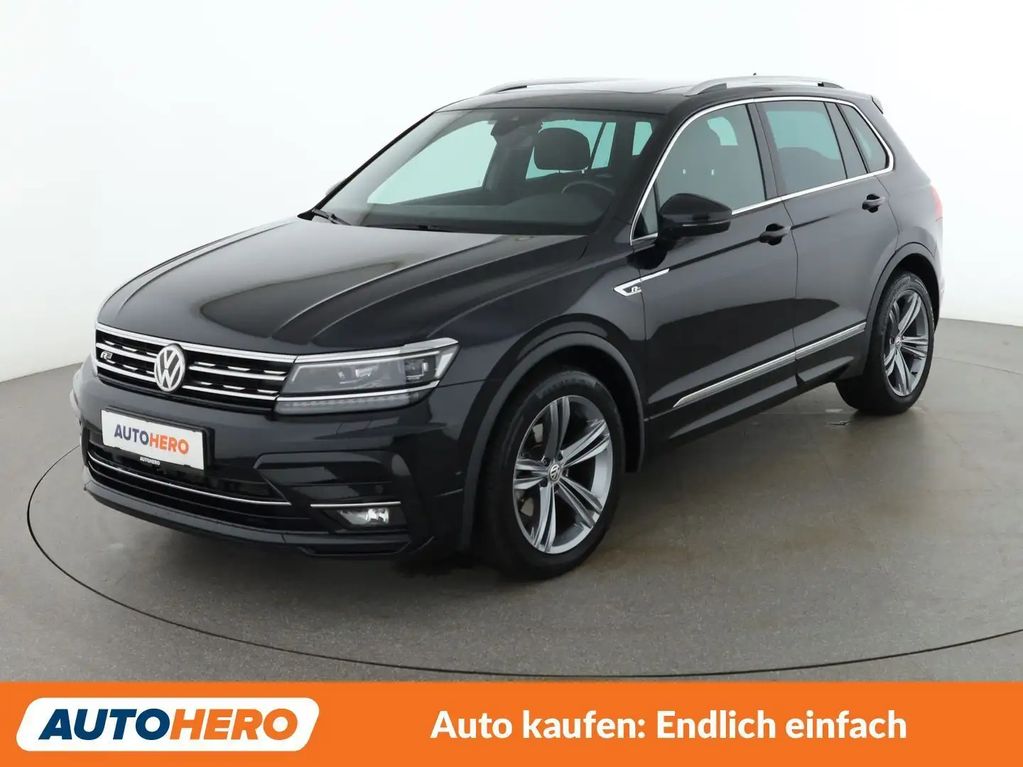 Volkswagen Tiguan 1.5 TSI ACT Comfortline BlueMotion Tech R-Line Schwarz - 1
