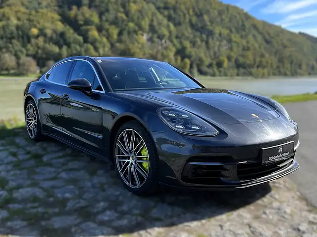 Porsche Panamera 4 E-Hybrid PHEV Aut. Ansicht 3