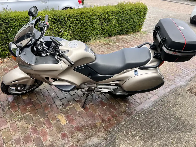 Honda NT 700 V Deauville - foto 2