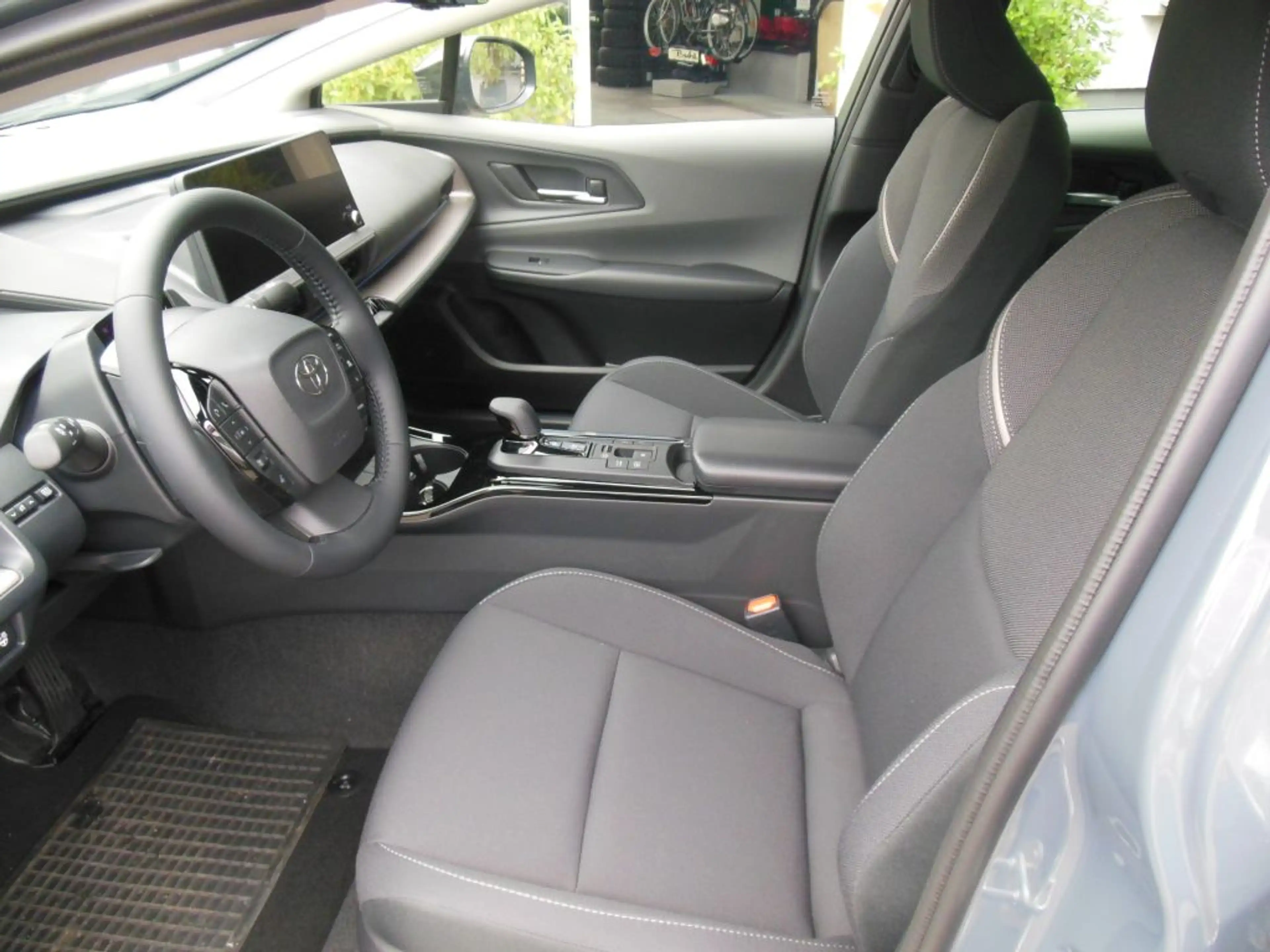 Toyota Prius Plug-in Hybrid Executive*sofort Verfügbar — photo 7