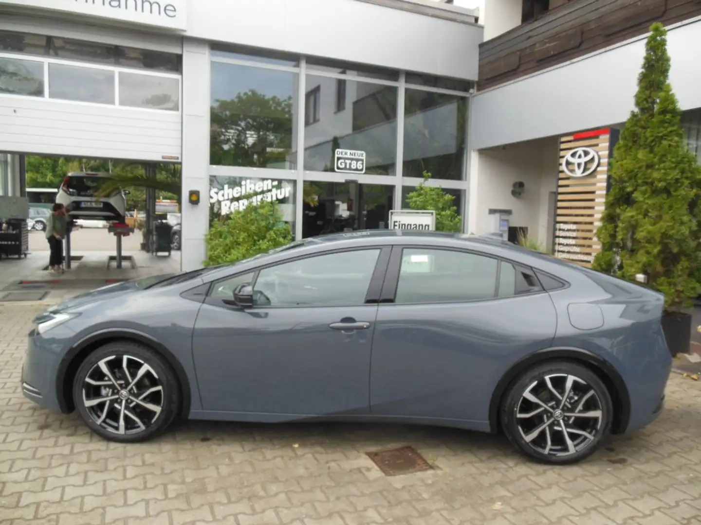 Toyota Prius Plug-in Hybrid Executive*sofort Verfügbar Grau - 2