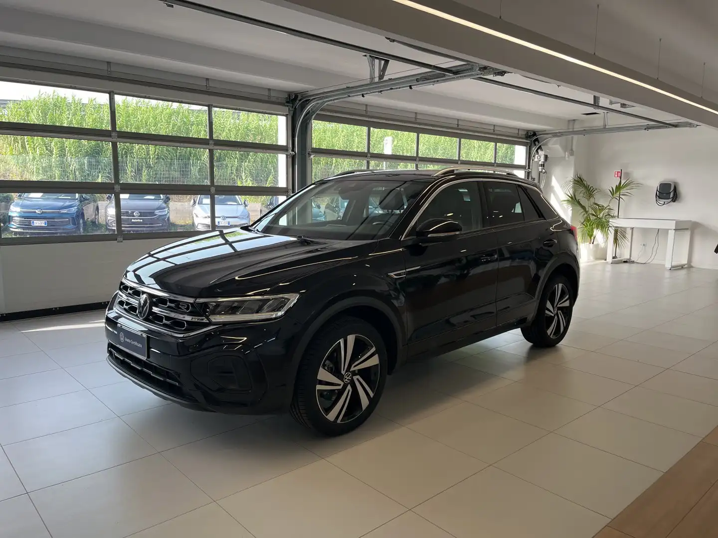 Volkswagen T-Roc 1.5 TSI ACT R-LINE DSG 150 CV Schwarz - 1