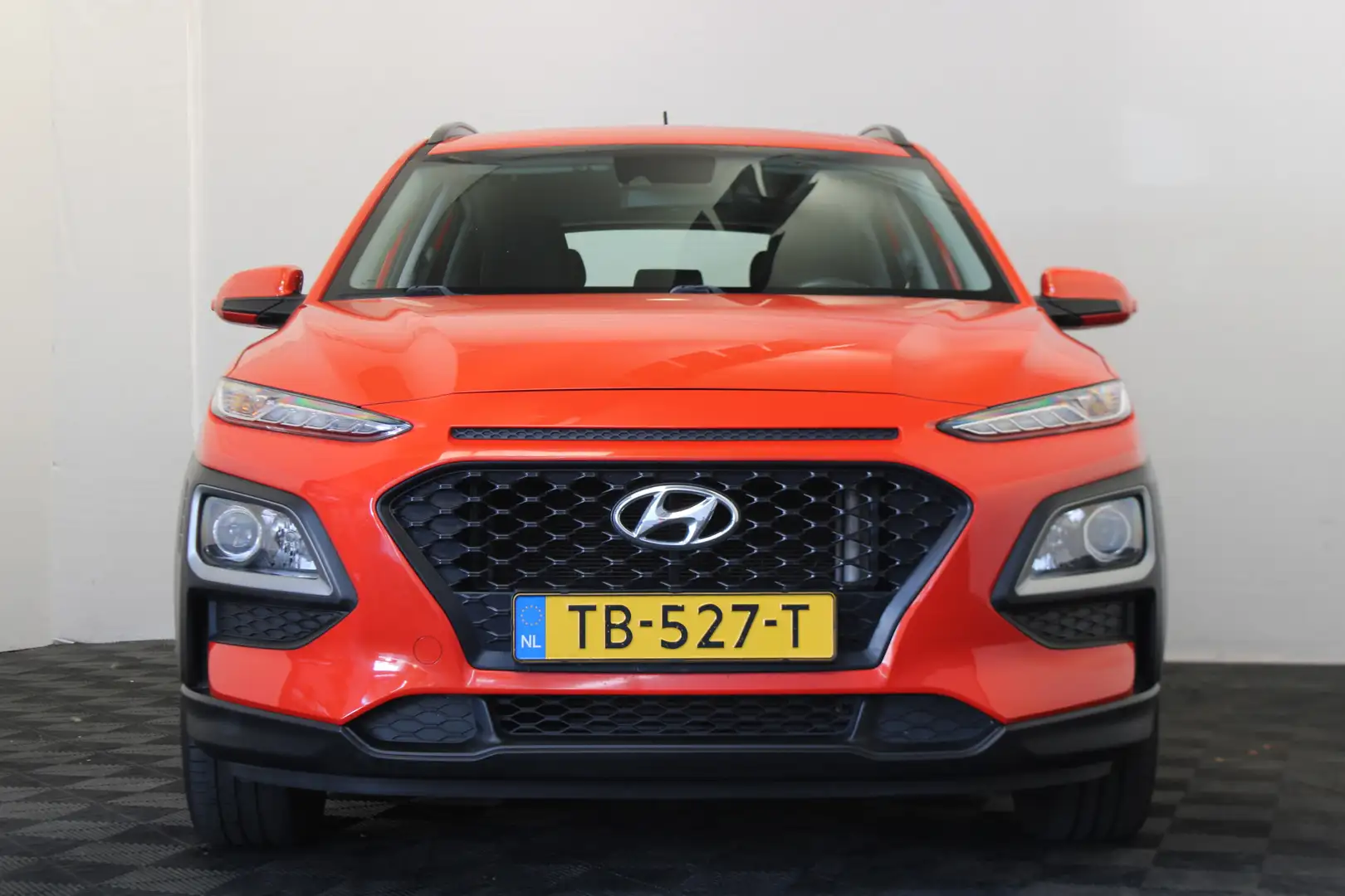 Hyundai KONA 1.0T Comfort |Camera|Carplay| Orange - 2