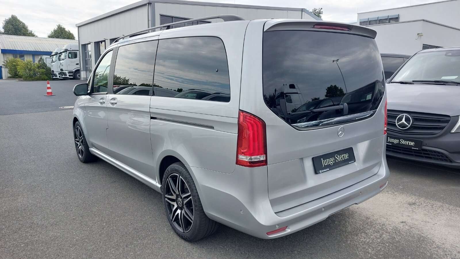 Mercedes-Benz V 250