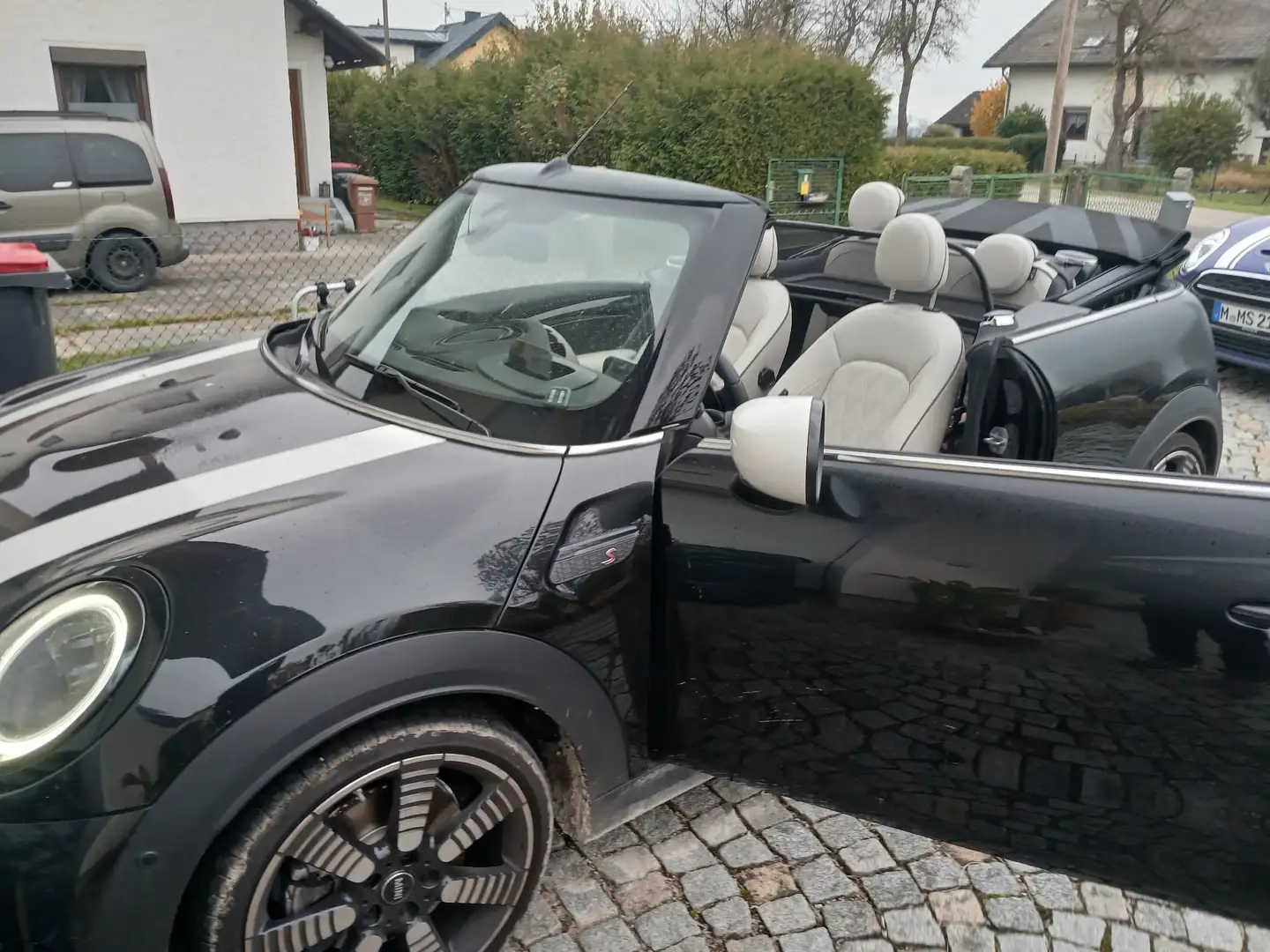 MINI Cooper S Cabrio Aut. Yours Trim - 2