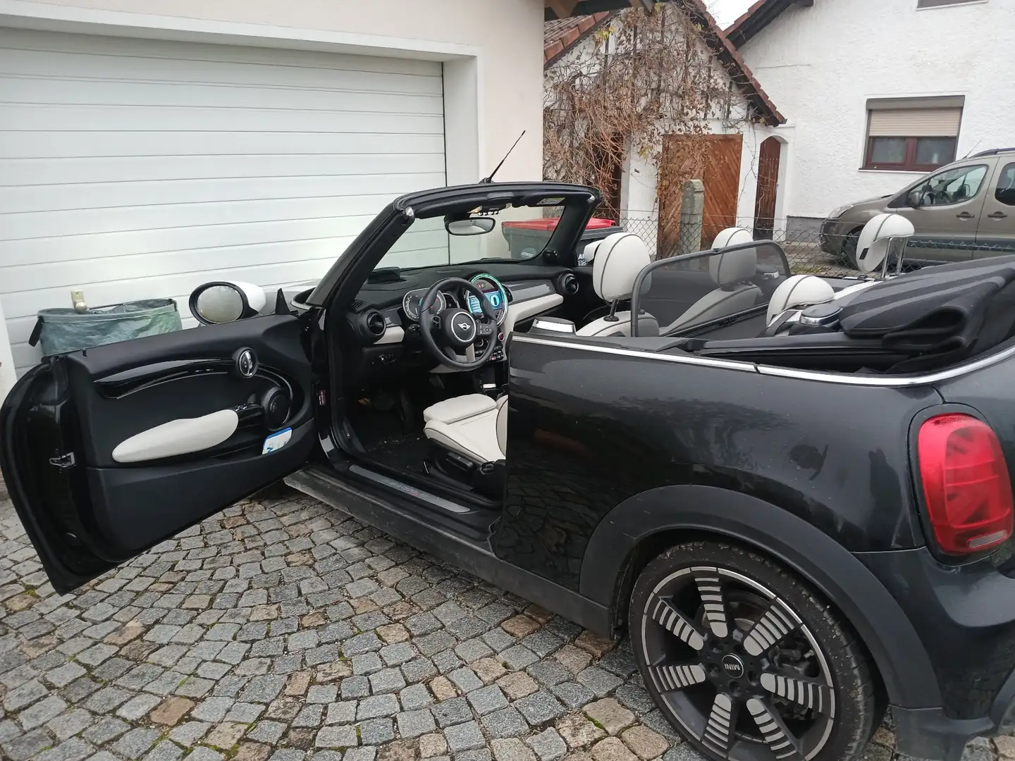 MINI Cooper S Cabrio Aut. Yours Trim - 1
