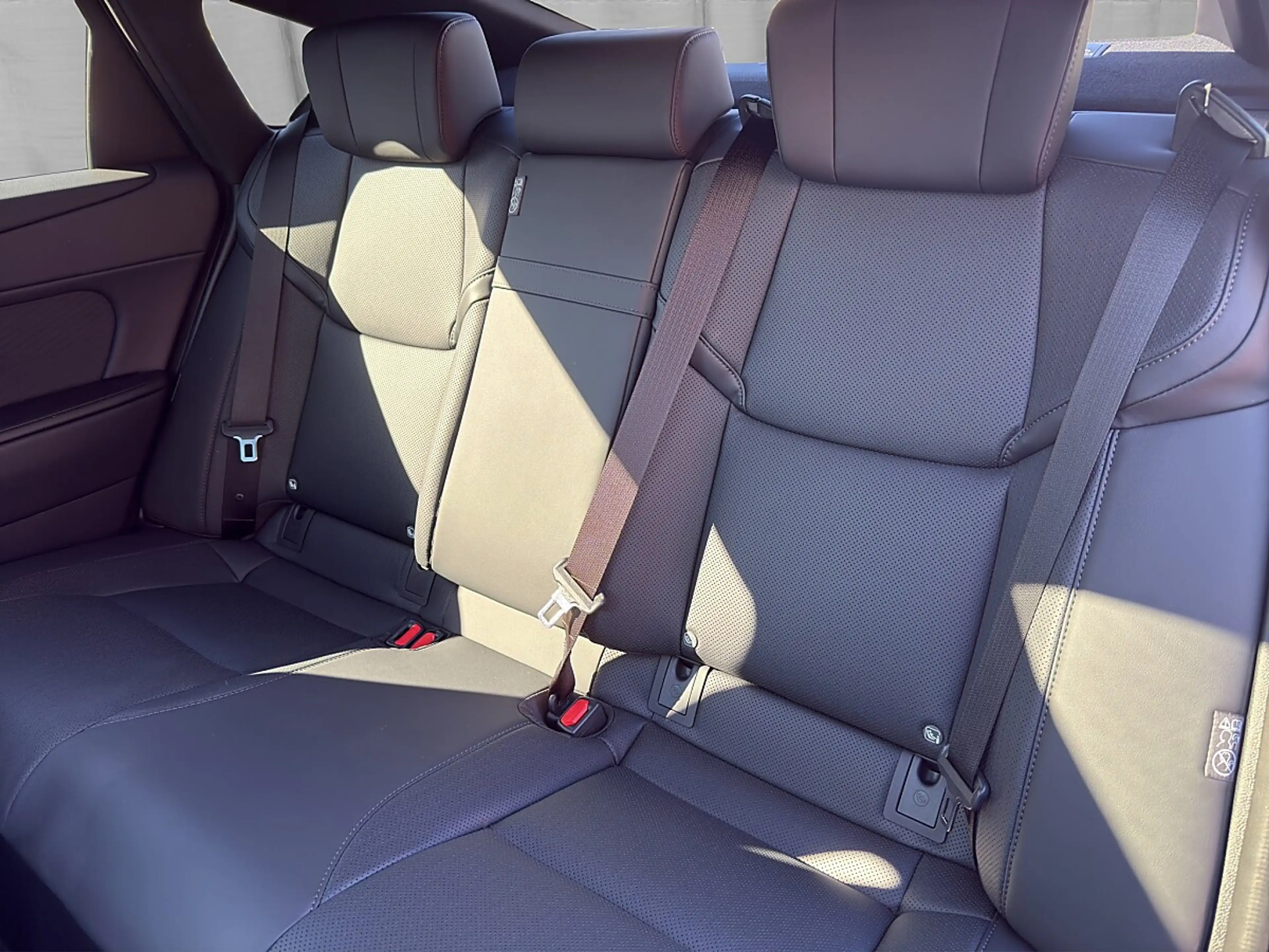 Lexus ES 300 h AWD Executive Aut. — photo 15