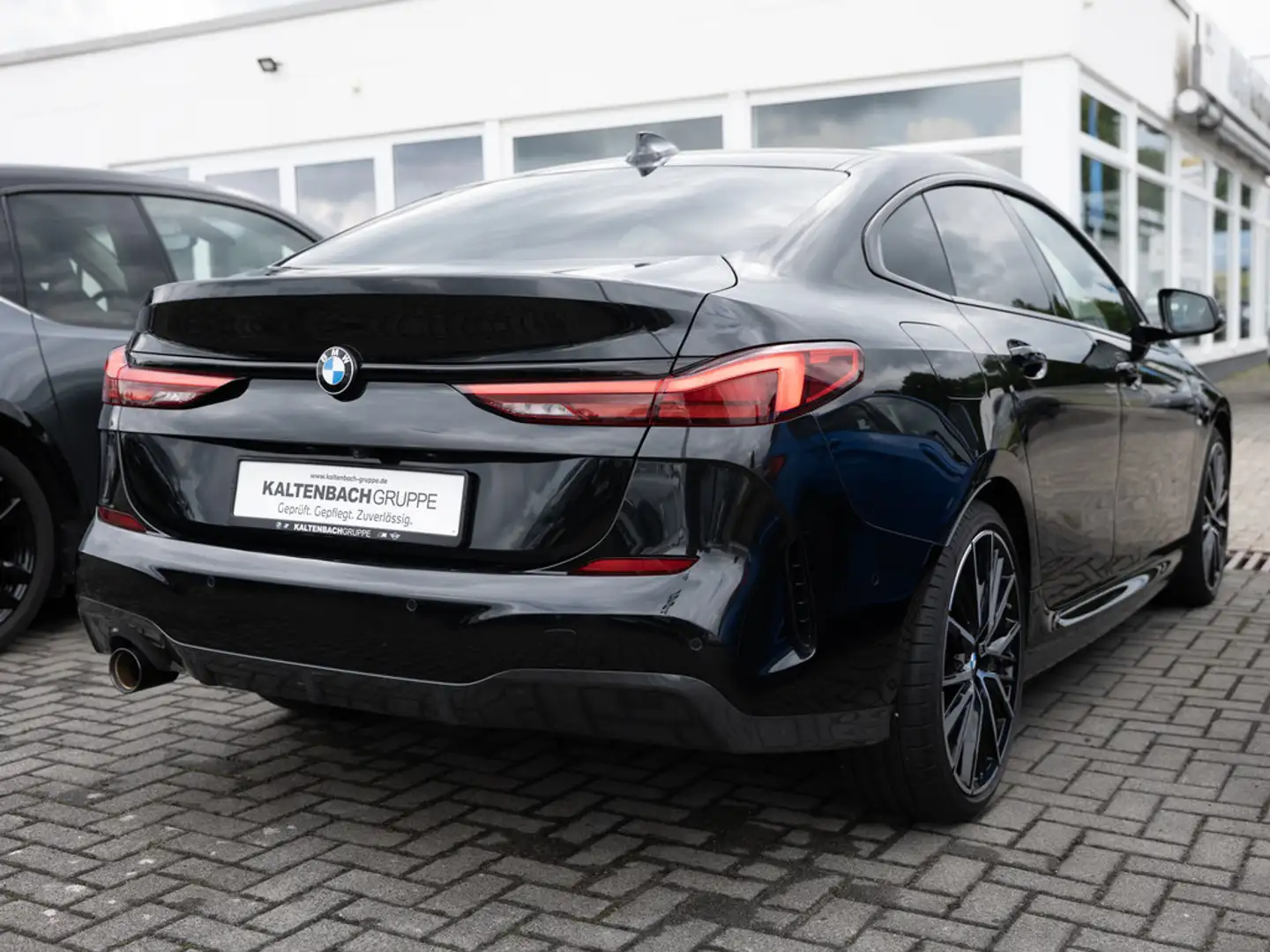 BMW 218 i Gran Coupe M-Sport LED ALUFELGEN 19 ZOLL Noir - 2