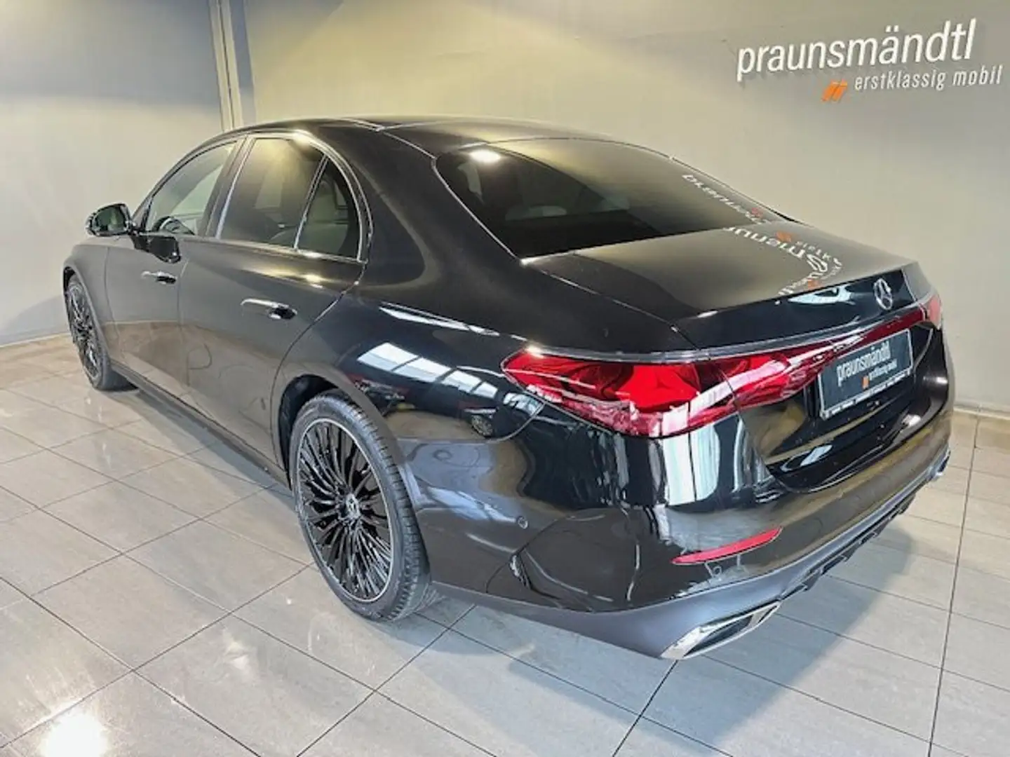 Mercedes-Benz E 200 AMG Night Pano/Dist/20"/Superscreen/Burm4D Schwarz - 2