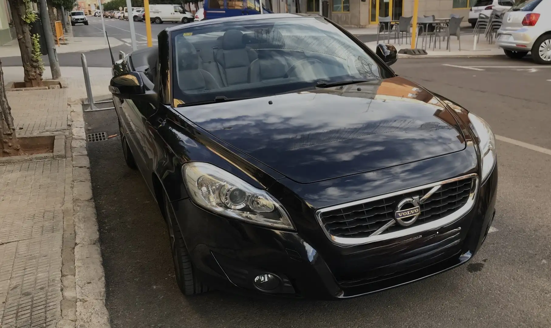 Volvo C70 2.0d Momentum - 1