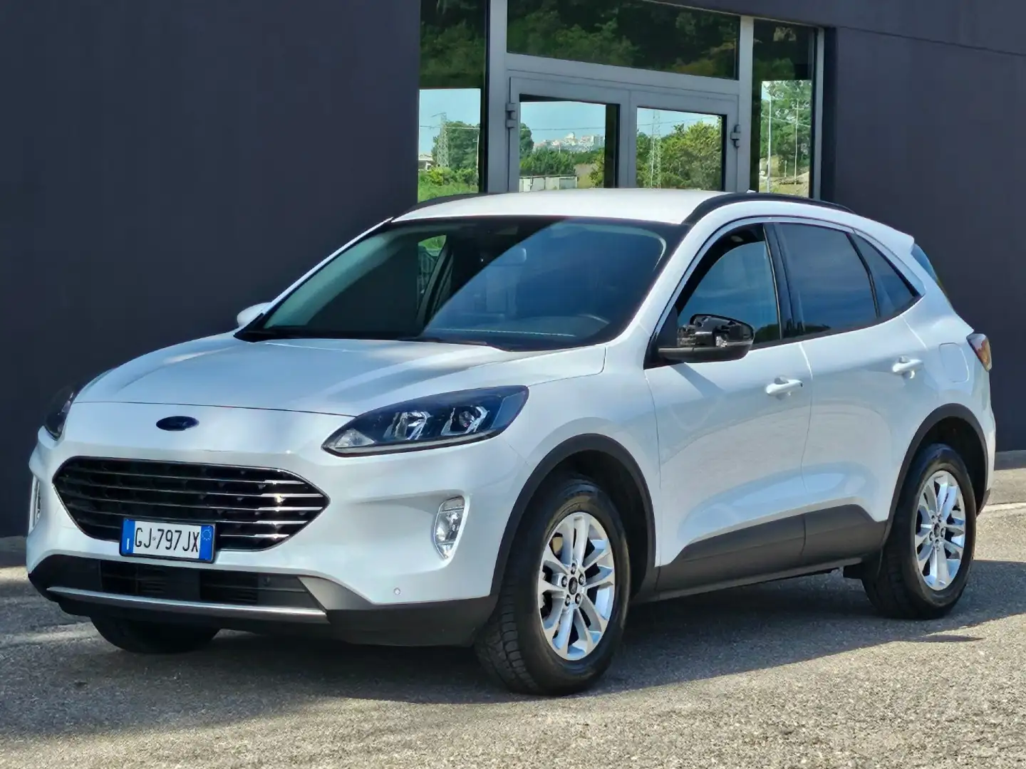 Ford Kuga 1.5 120 AT8 2WD Titanium Business telecamera Bianco - 1