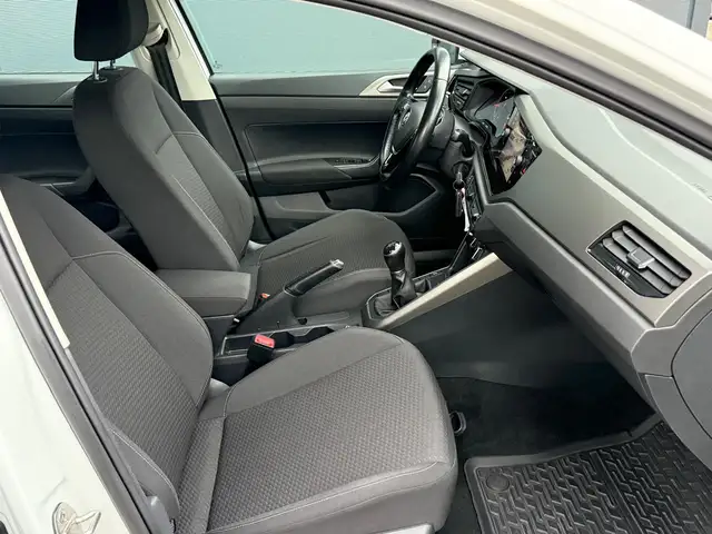 Volkswagen Polo view 12