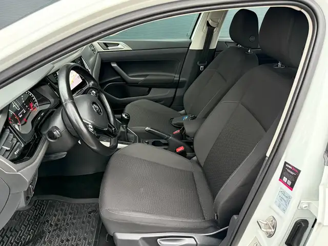 Volkswagen Polo view 9