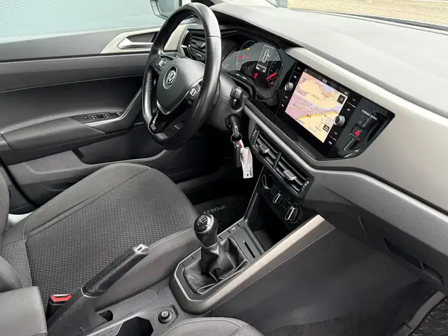 Volkswagen Polo view 11