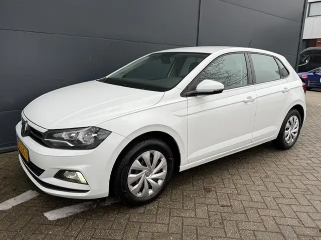 Volkswagen Polo view 4