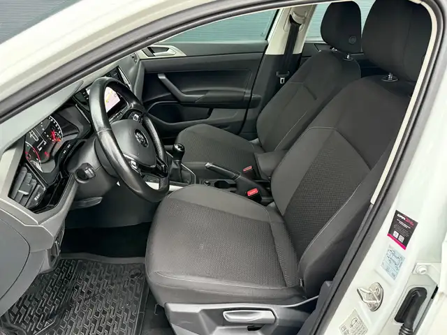 Volkswagen Polo view 8