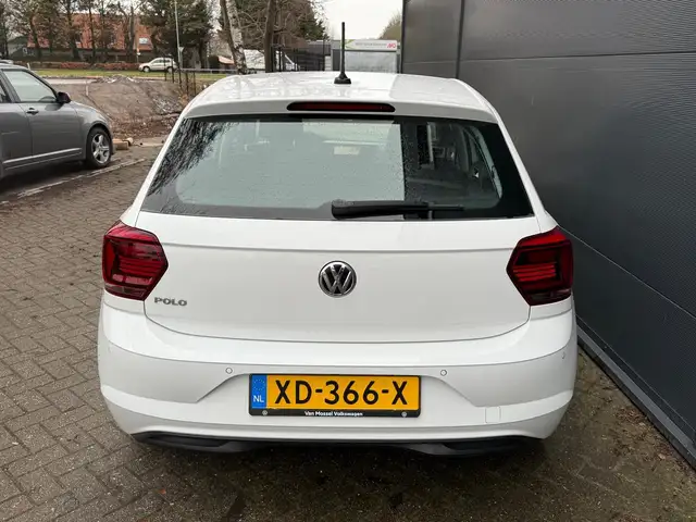 Volkswagen Polo view 6