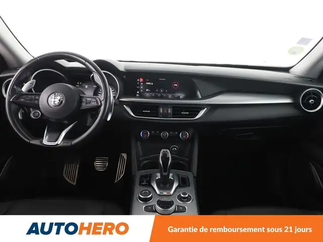 Alfa Romeo Stelvio view 12