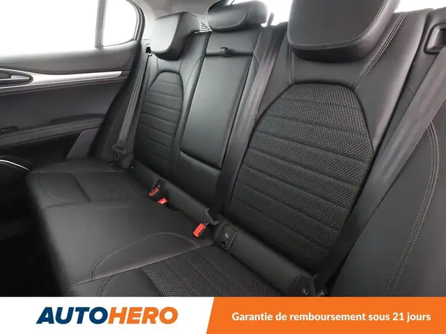 Alfa Romeo Stelvio view 14