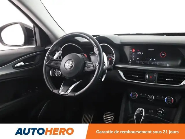 Alfa Romeo Stelvio view 13