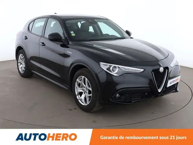 Alfa Romeo Stelvio view 8