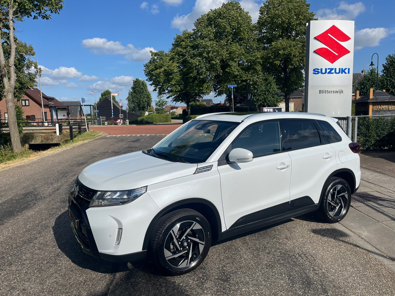 Suzuki Vitara 1.4 Boosterjet Style Smart Hybrid // TREKHAAK // 1