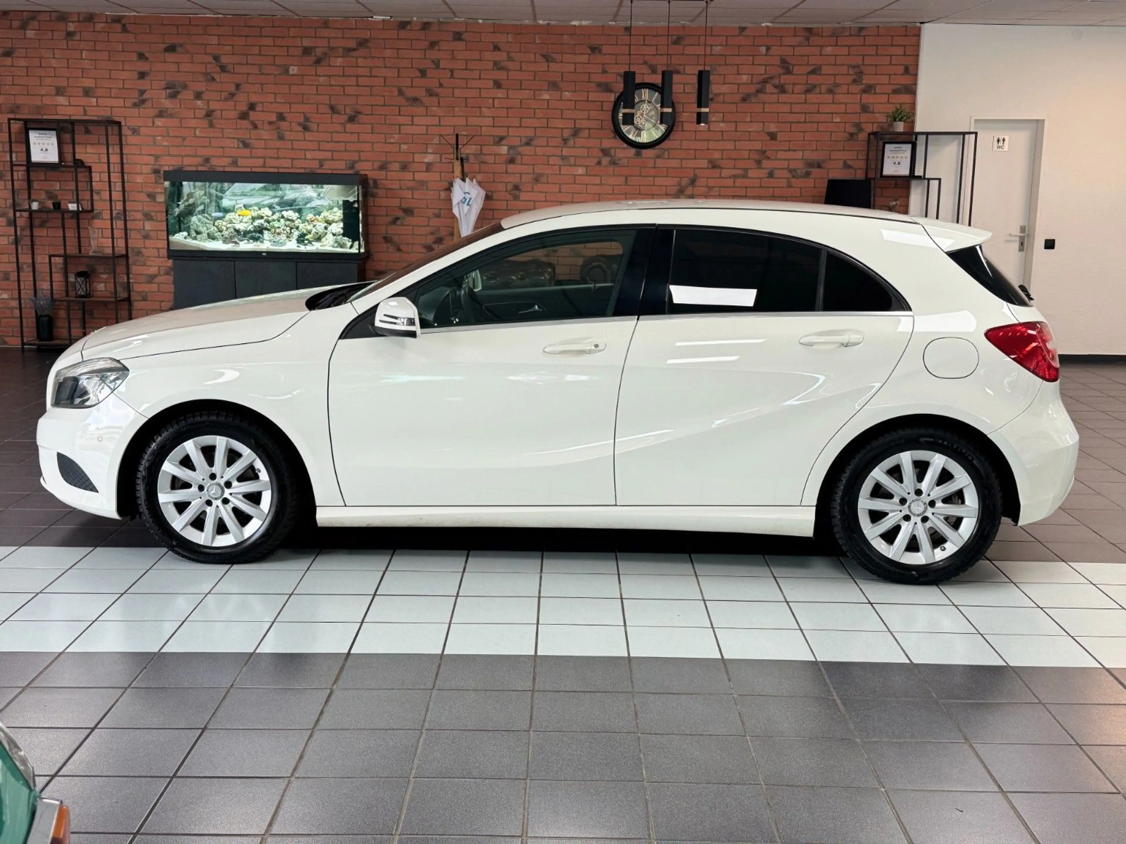 Mercedes-Benz A 180 BlueEfficiency NAVI/SHZ/PDC/LEDER/BT/KLIMA — photo 8