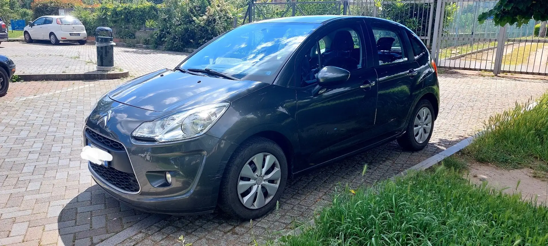 Citroen C3 C3 1.4 airdream Seduction Gpl della casa Grigio - 2
