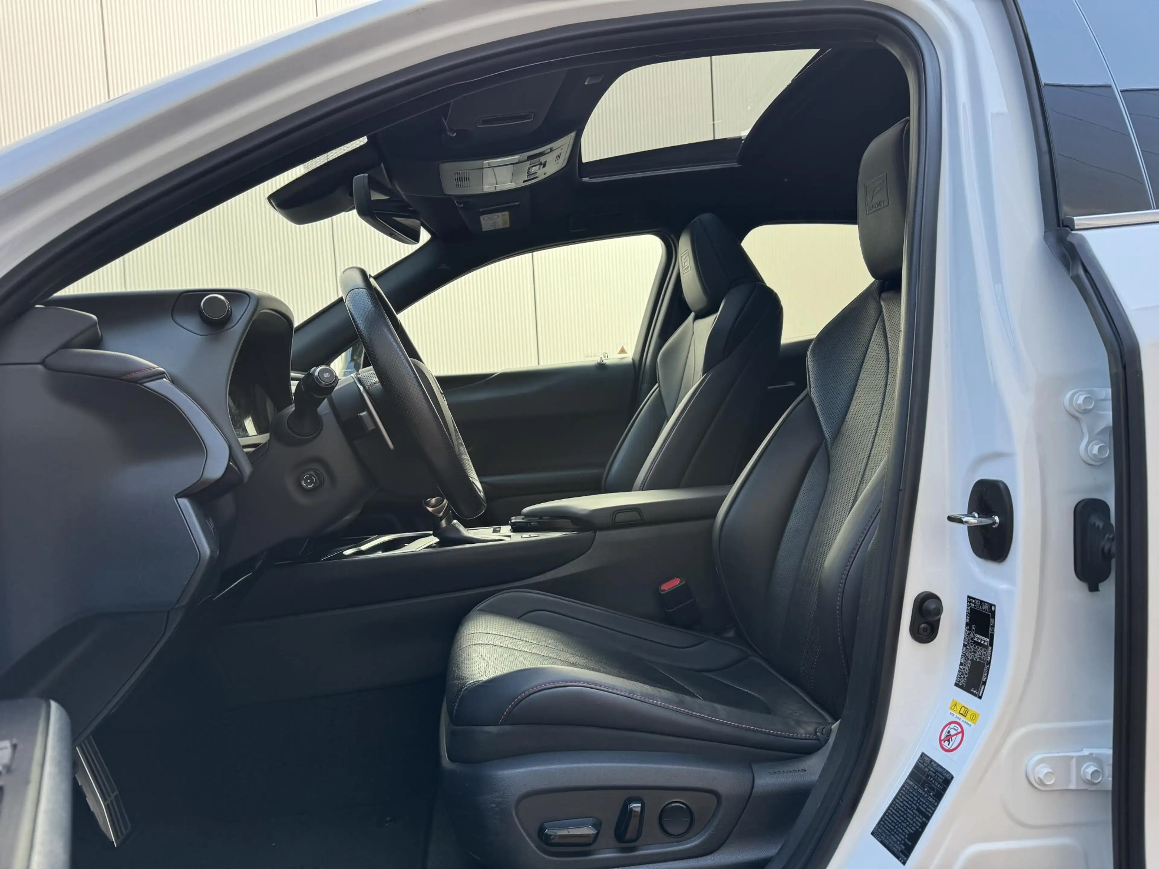 Lexus UX 250h AWD F-Sport Full Option Trekhaak HUD — photo 2