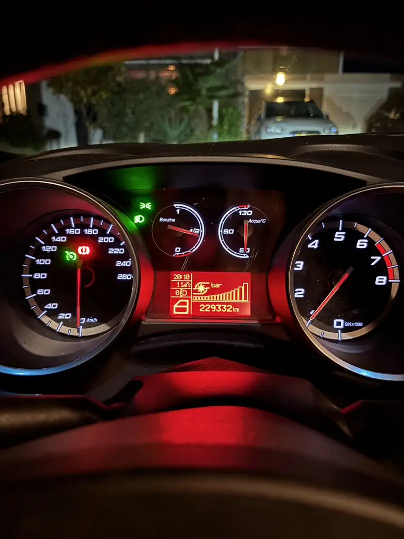 Alfa Romeo Giulietta 1.4 T Distinctive Bílá - 1