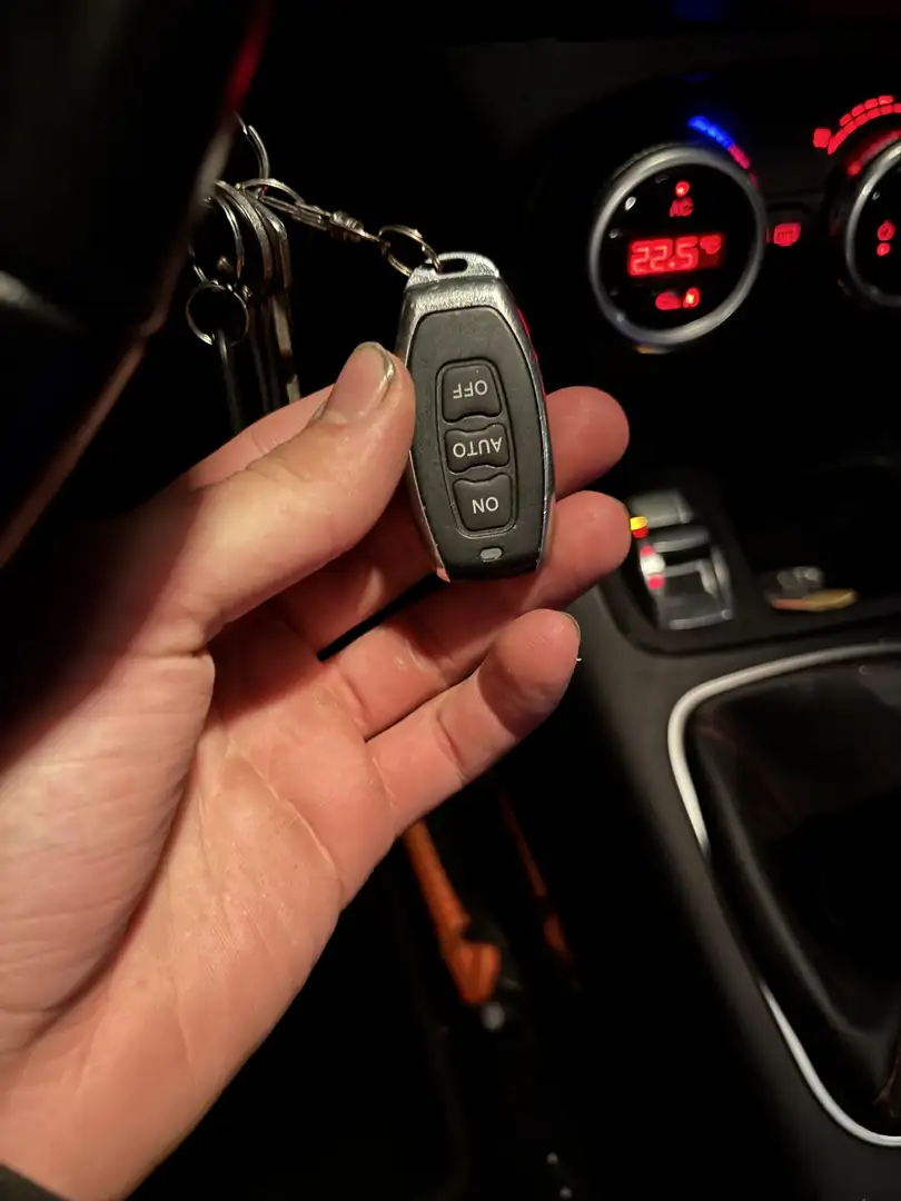 Alfa Romeo Giulietta 1.4 T Distinctive Bílá - 2