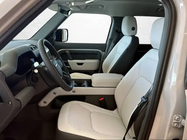 Land Rover Defender 110 D200 AWD AT X-Dynamic SE Ansicht 13