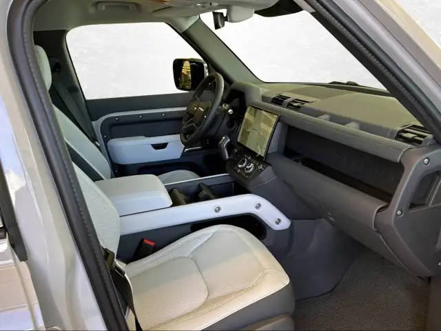 Land Rover Defender 110 D200 AWD AT X-Dynamic SE Ansicht 11