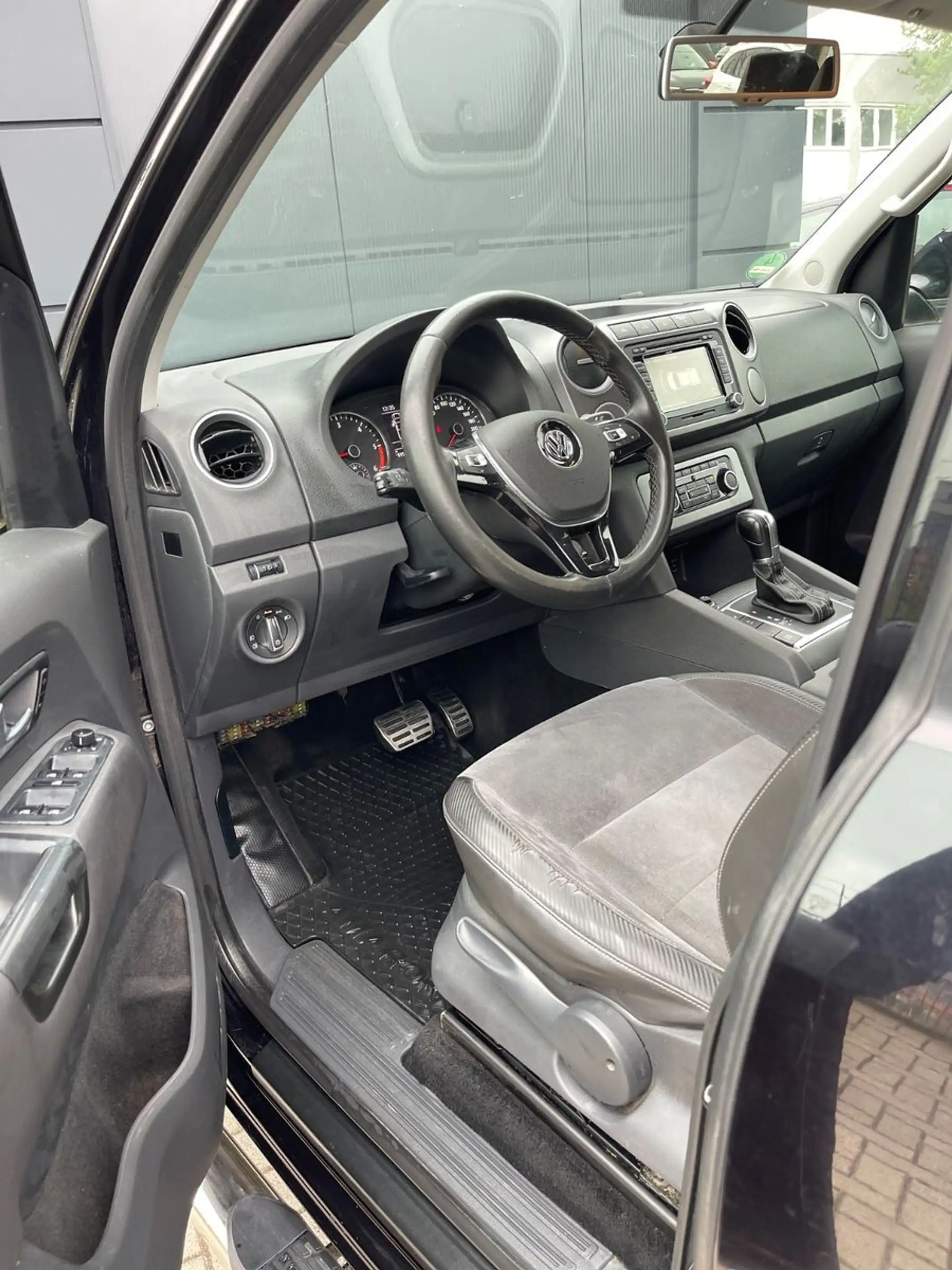 Volkswagen Amarok Ultimate DoubleCab 4Motion *Automatik — photo 9