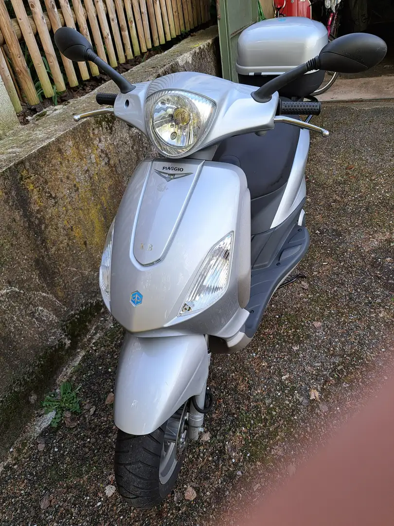 Vespa 125 srebrna - 1