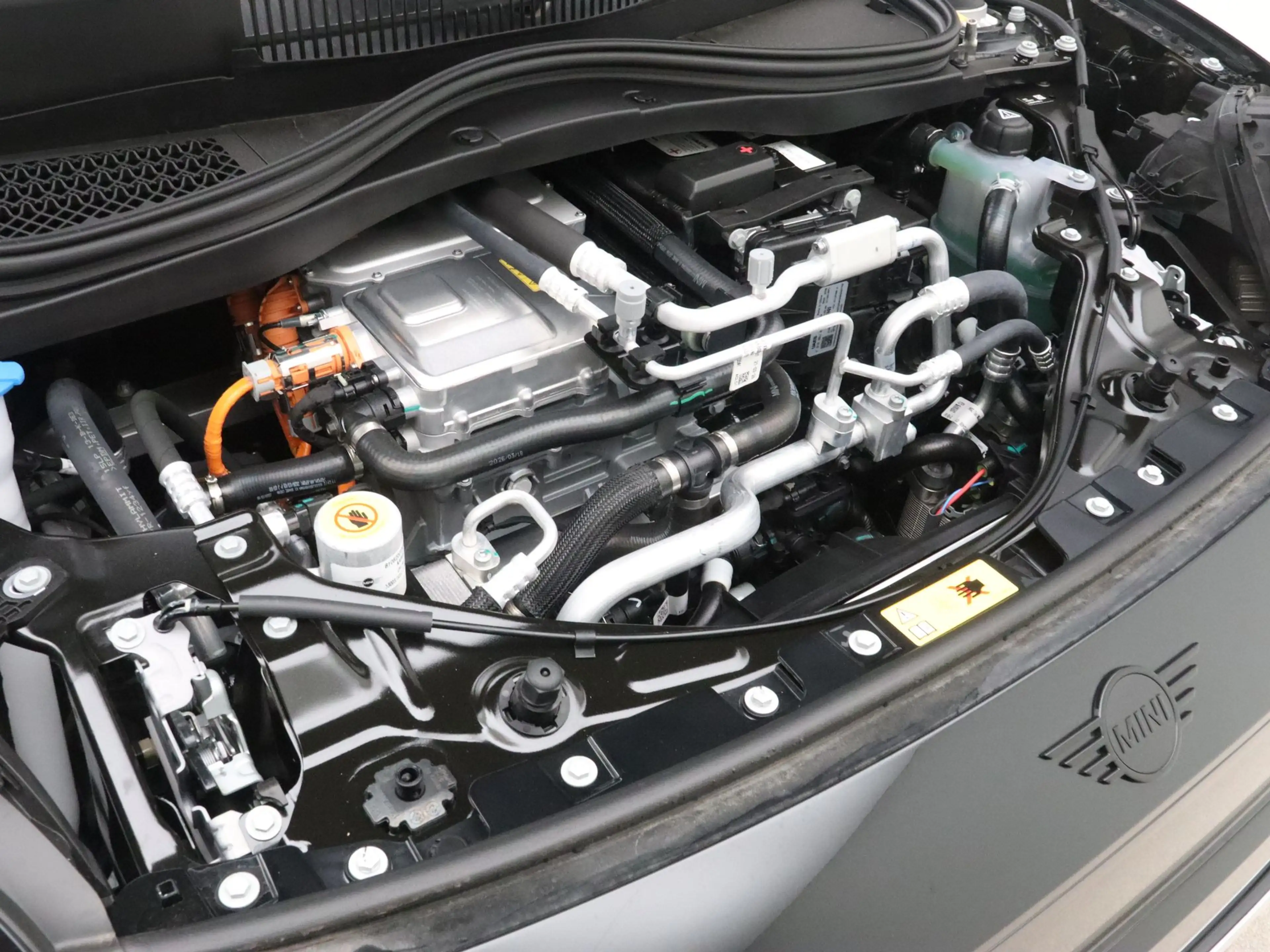 MINI Cooper E John Cooper Works Pakket M PRIVATE LEASE EUR 476,- — photo 4
