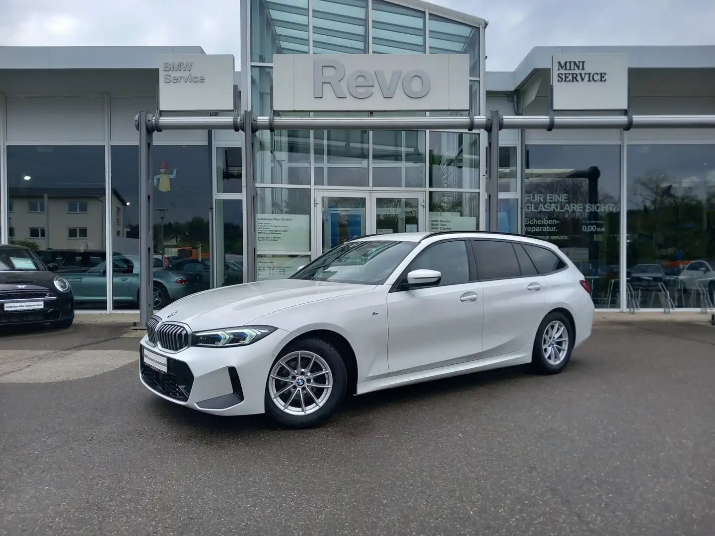 BMW 320 i Touring Aut MSport AHK LED LiveCockpitPlus DAssi Blanc - 1