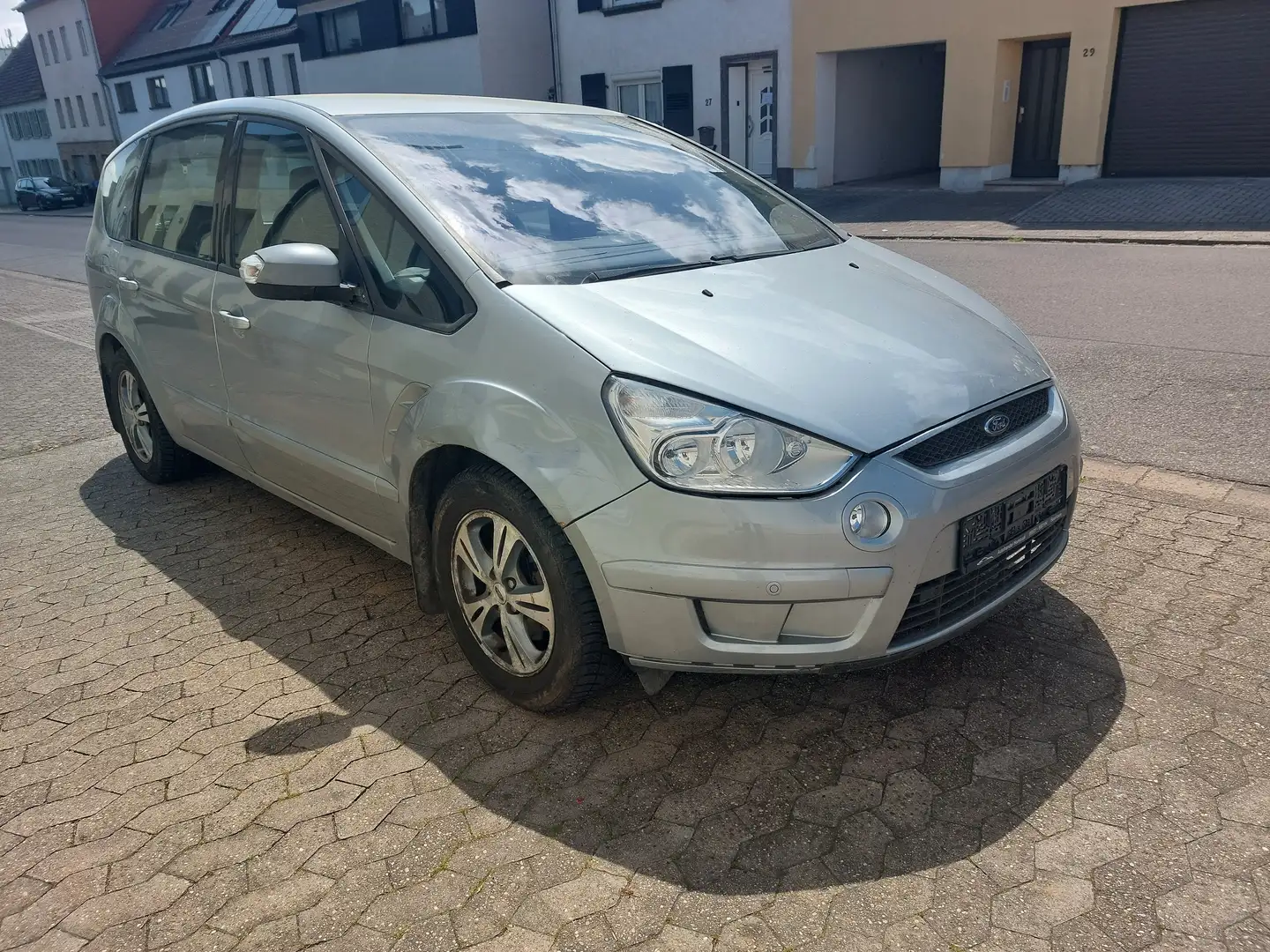 Ford S-Max 2.0 TDCi DPF Trend AHK Silber - 1