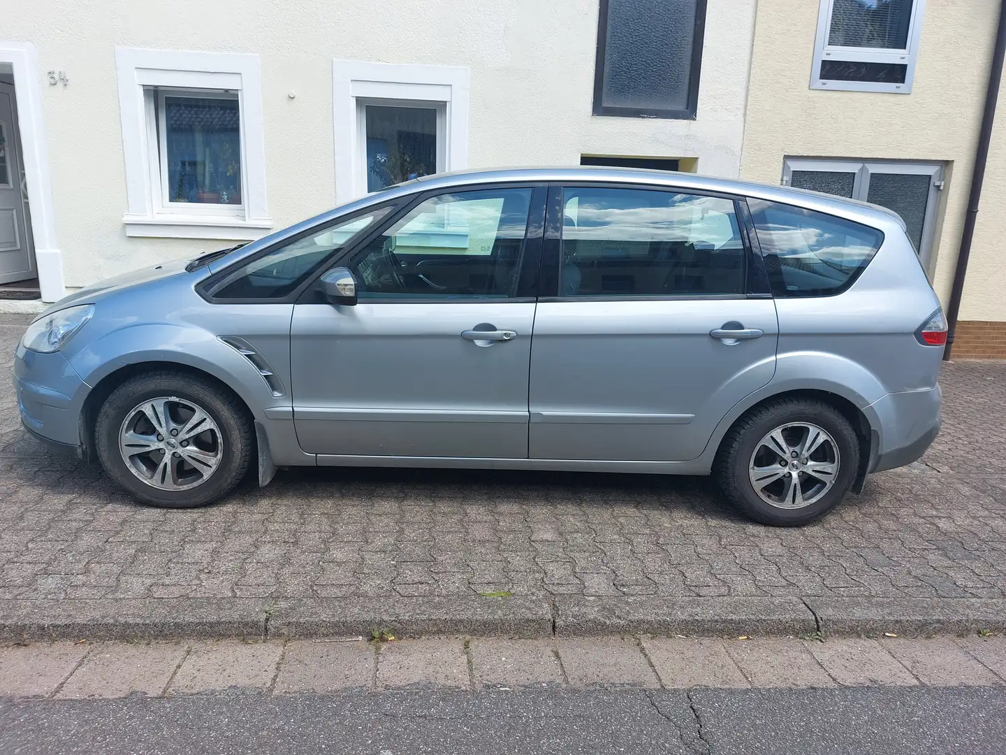 Ford S-Max 2.0 TDCi DPF Trend Silber - 2