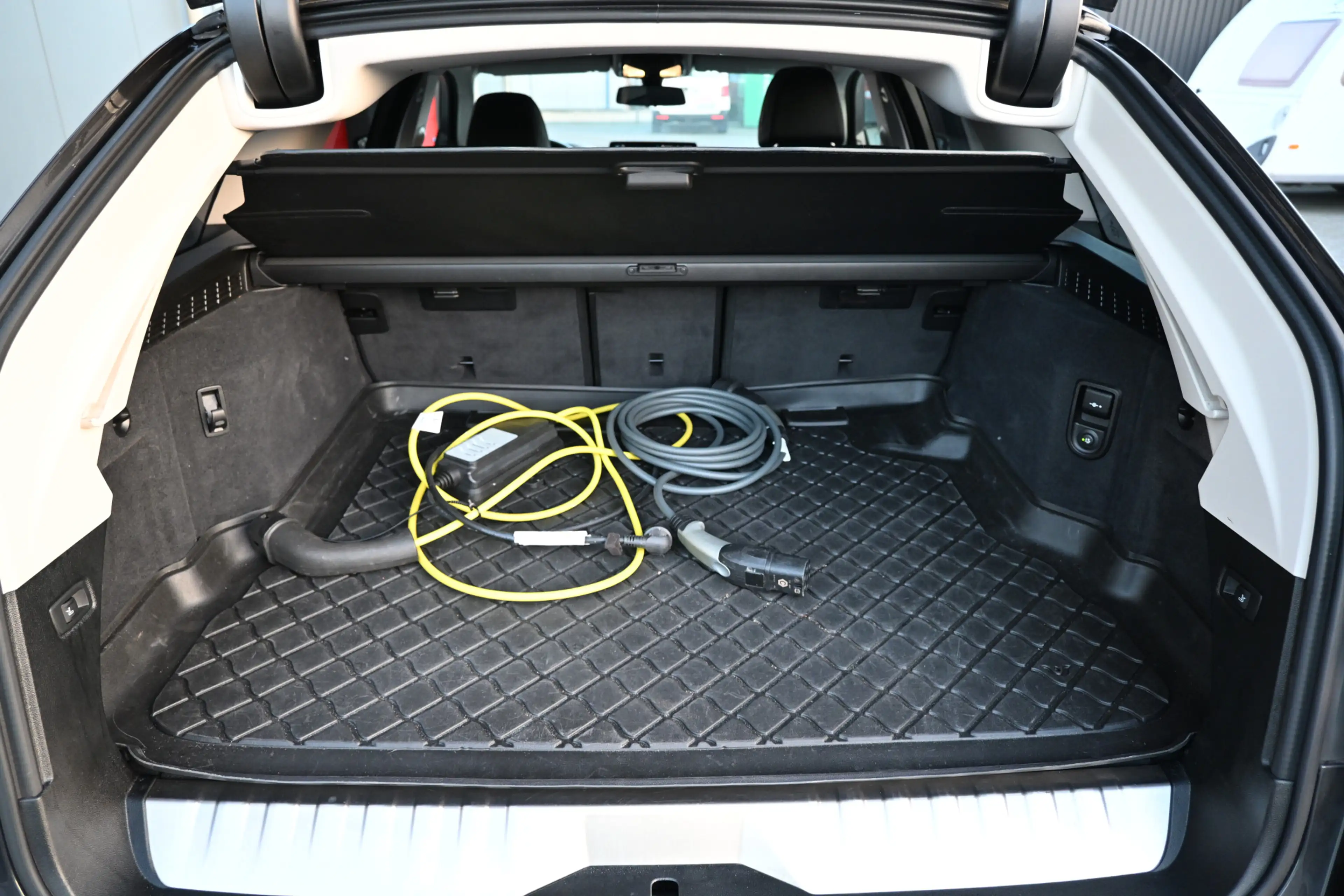 BMW 530 5-serie Touring 530e xDrive Business Edition Plus — photo 21